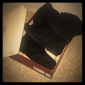 SO brand size 9.5 Black Radicchio Boots